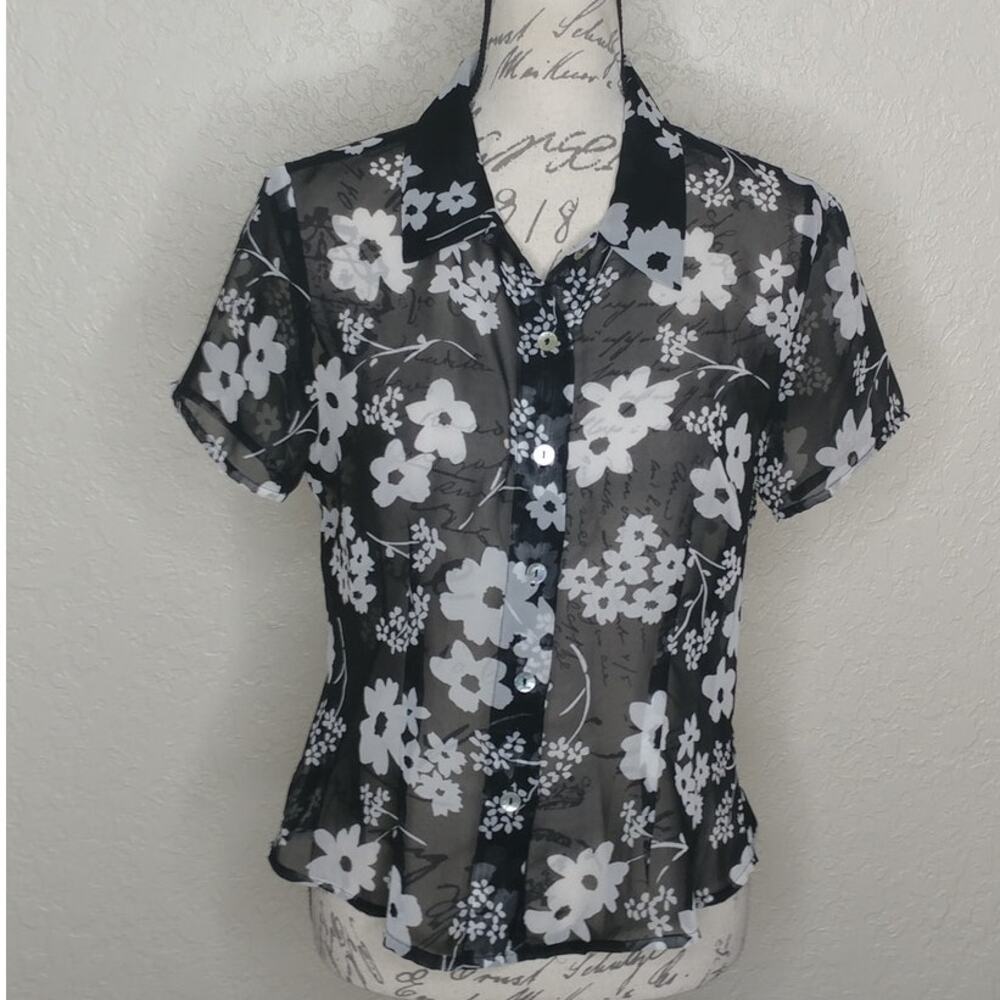 John Roberts Sheer Floralโ Button Front Short Sleeve Shirt Size 8